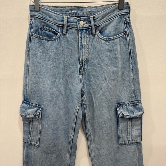 Old Navy Extra High Waisted Sky Hi Wide Leg Cargo Jeans Light Wash Size 2 ‘24 - Picture 3 of 9